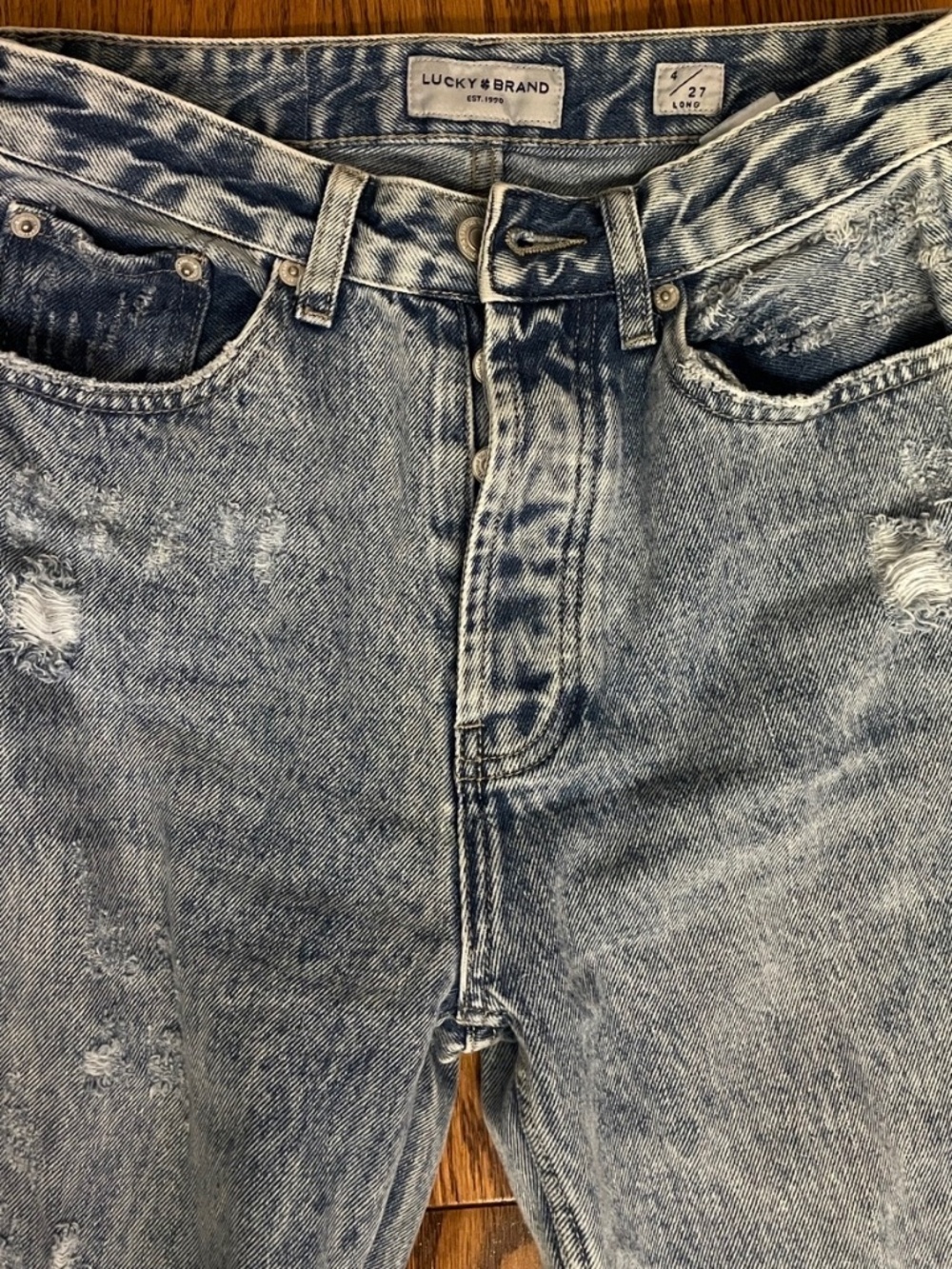 LIKE NEW (worn once) Lucky Brand Jeans 100% Cotton 90’s high rise Jeans
